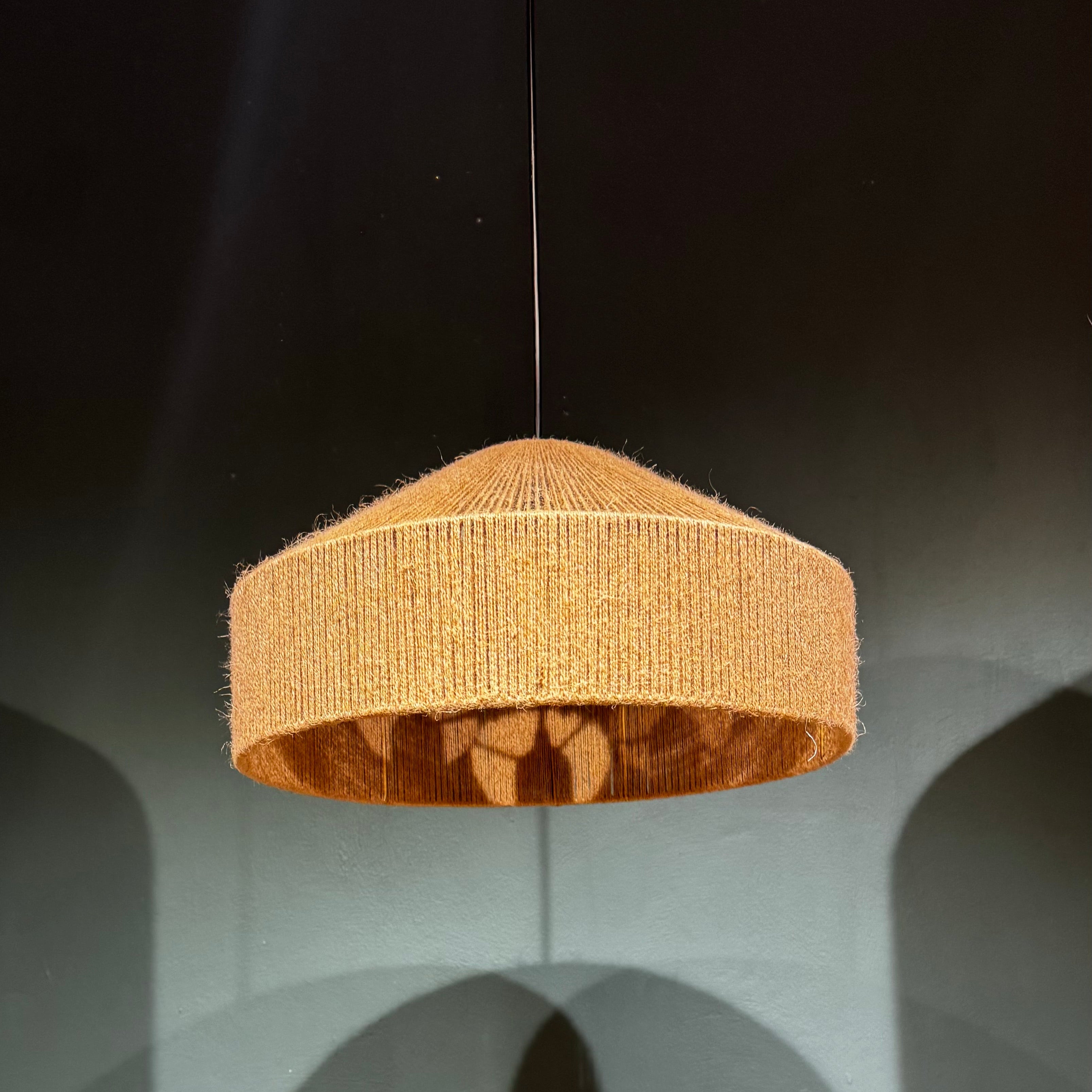 Pheasant – Hanging lamp made of jute
