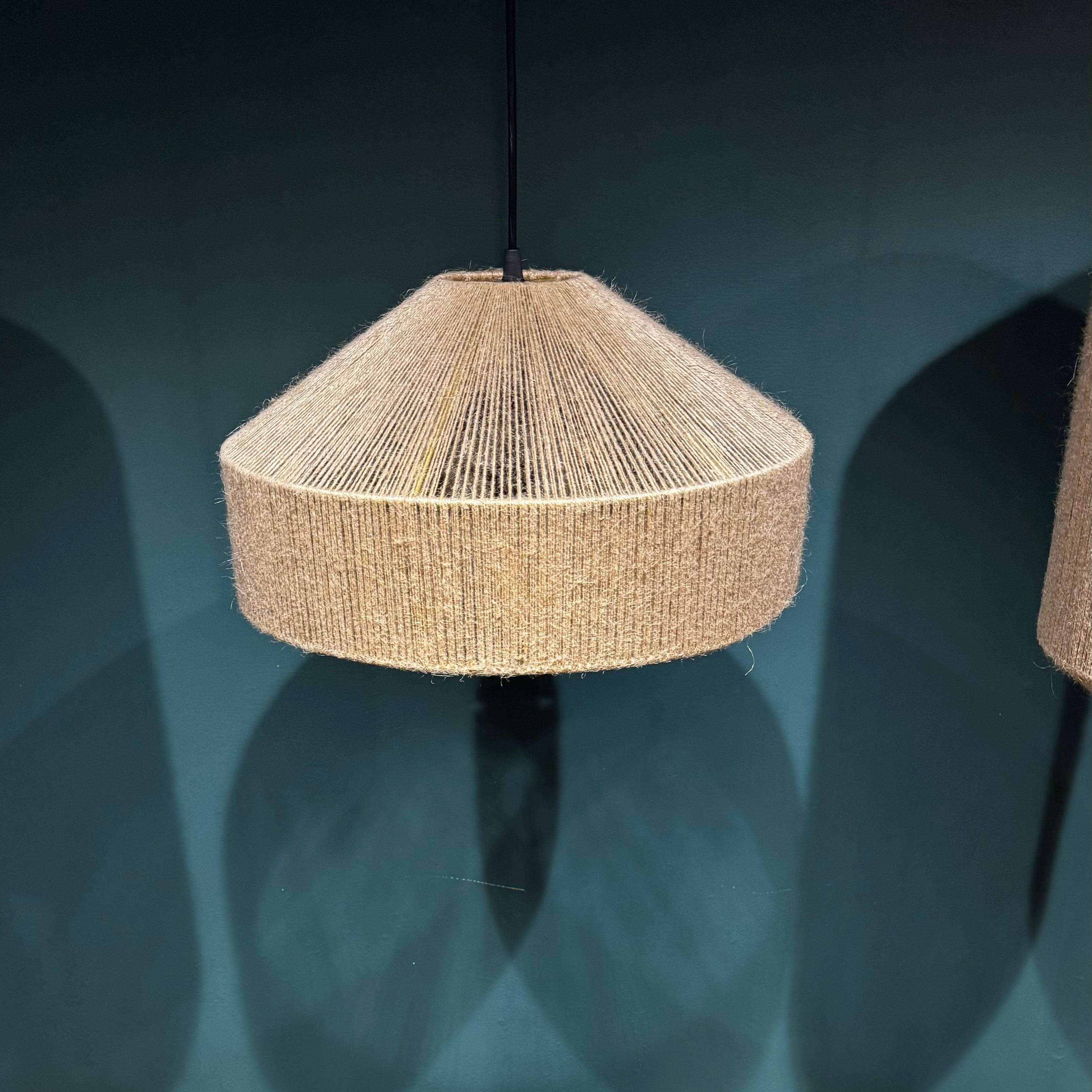 Pheasant – Hanging lamp made of jute